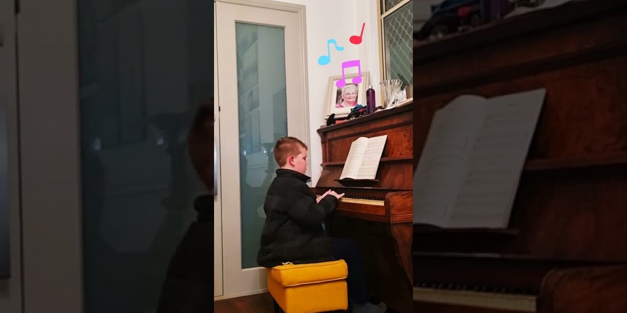 Deb & Matt Chat on YT: Our 9 year old after 1 week on #Piano. No #pianolessons yet!