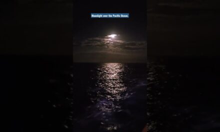 Deb & Matt Chat on YT: Moon rising over the Pacific Ocean. #beauty #nature #ocean #travel