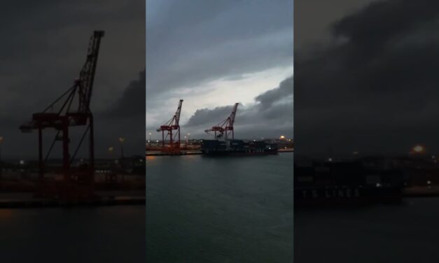 Deb & Matt Chat on YT: Quantum of The Seas cruise ship leaves Brisbane during a storm.